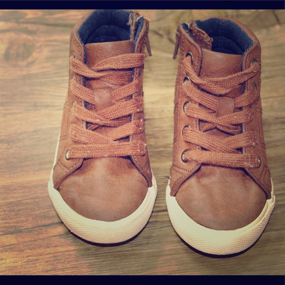 Cat & Jack hightop side zipper boys shoes